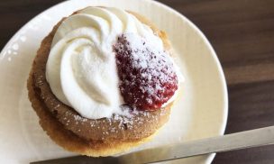 FUWAFON‐ふわふわシフォン いちごのせ